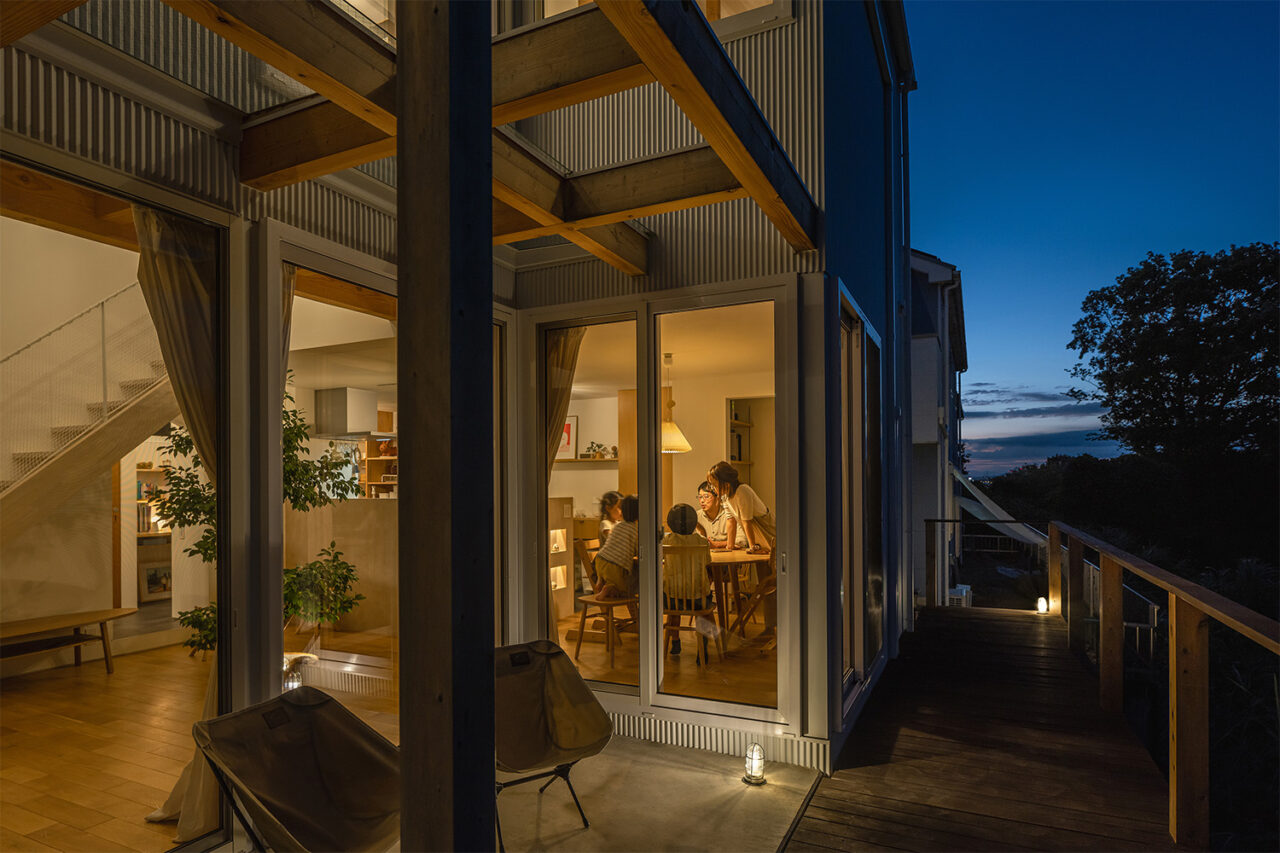 夕景ダイニング 建築家×工務店=NatureSpace